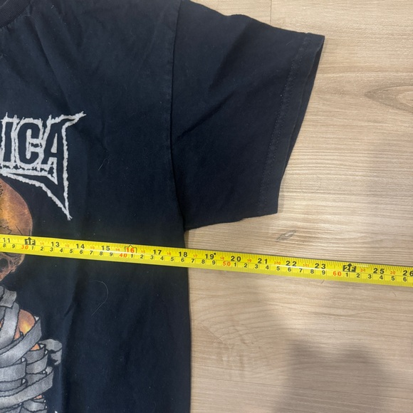 Men’s Medium Black Metallica Tshirt pre-worn “Madly in Anger with the World” - Picture 4 of 6